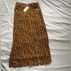 NWT Rylee and Cru slit skirt - rust - Xs